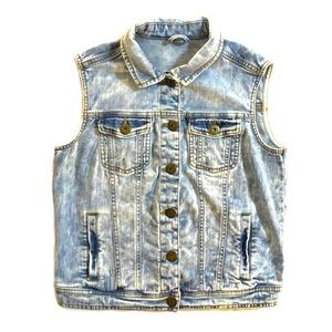 O’stin light wash denim button up sleeveless vest